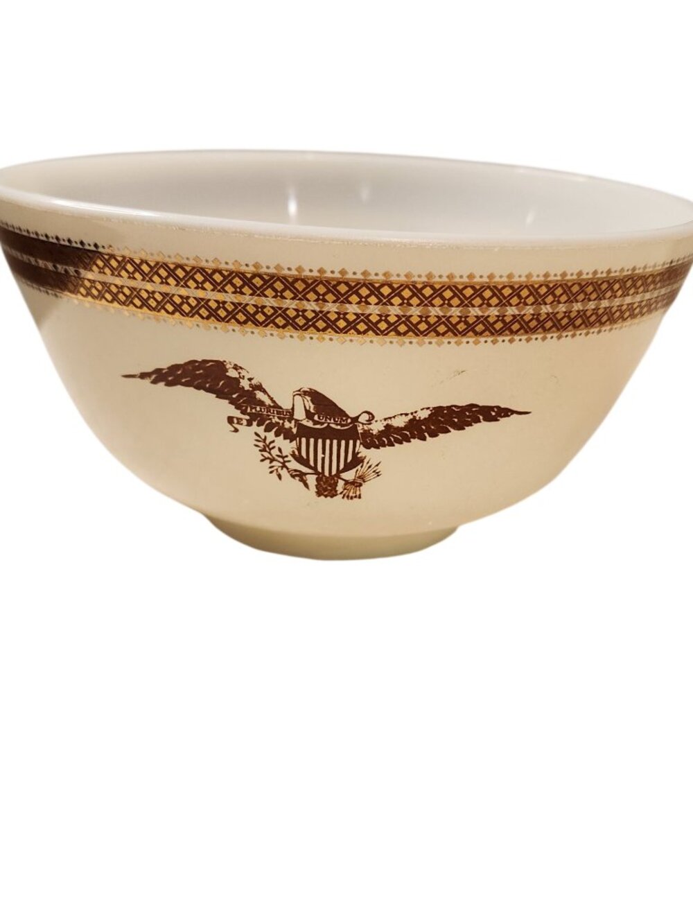 Pyrex Federal Eagle nesting bowl from the 1960s 1.5-quart (model #478-B).